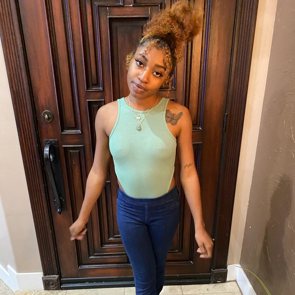 Meet your Posher, Janiya